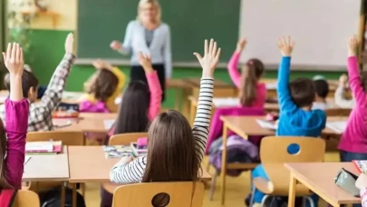 Arefe Günü Okullar ve Kamu Kurumlar Tatil mi?