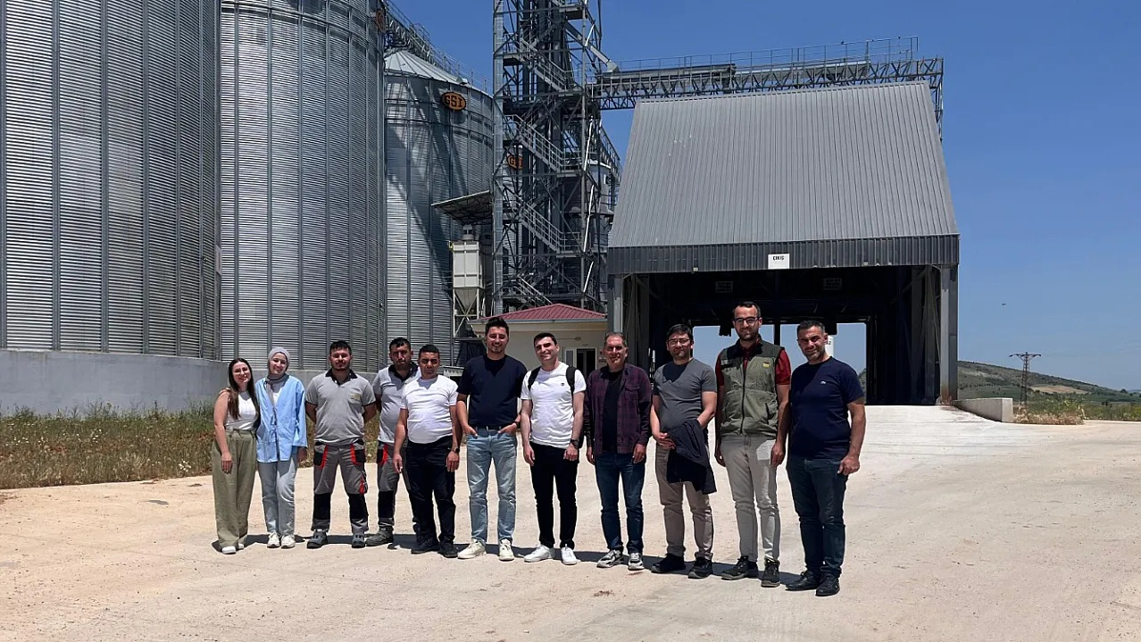 Afyonlu Çiftçiye 57.200 Tonluk Depolama Hizmeti