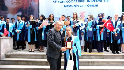 Başkan Topçu, Öğrencilerin Mezuniyet Heyecanına Ortak Oldu
