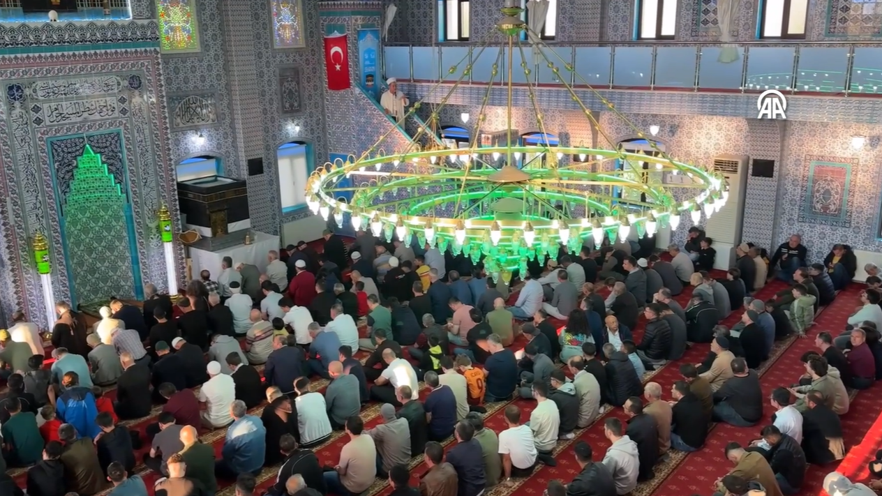 Afyonkarahisar’da Bayram Namazına Yoğun İlgi