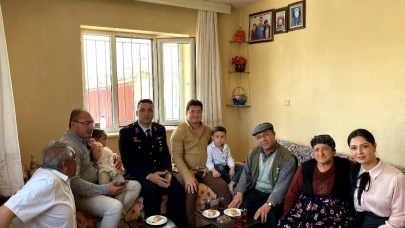 Kaymakam Arıkan ve Başkan Aynacı’dan Şehit Ailesine Bayram Ziyareti