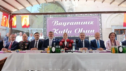 Vali Yiğitbaşı ve Protokol Üyeleri Taş Medresede Bayramlaştı