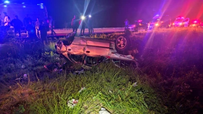 Afyonkarahisar’da Otomobil Şarampole Devrildi: 7 Kişi Yaralandı