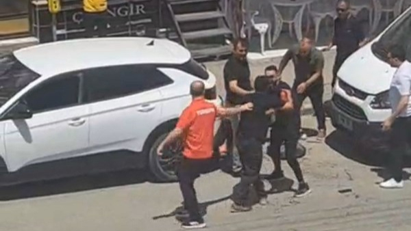 Cadde Kan Gölüne Döndü!
