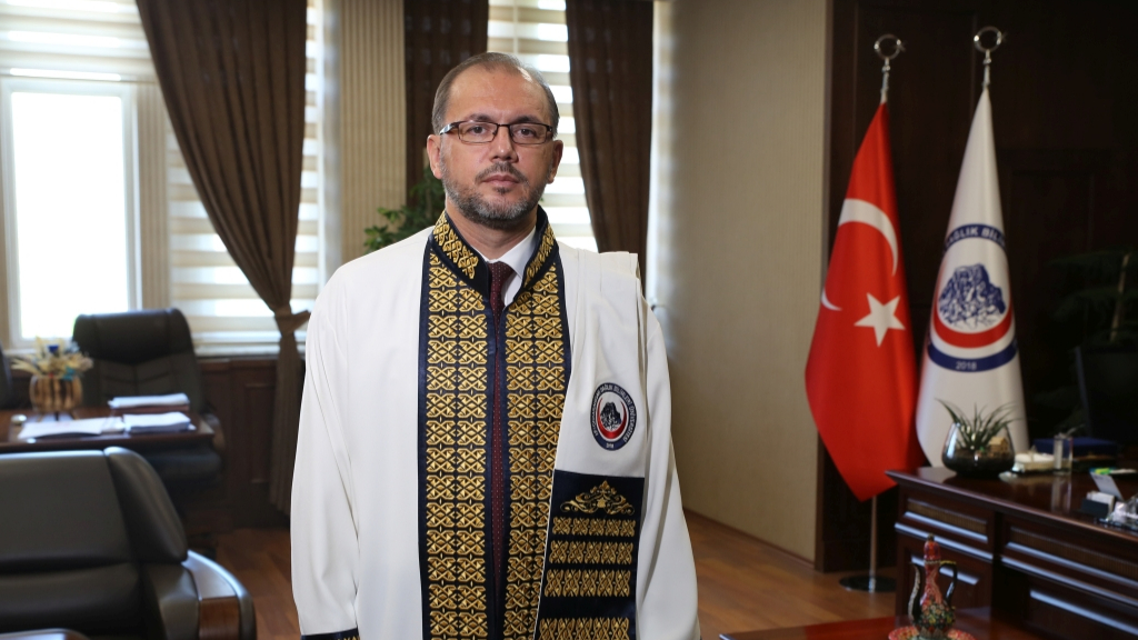 AFSÜ Rektörü Okumuş, Bilimsel Üretim Sıralamasında İlk 50’de Yer Aldı