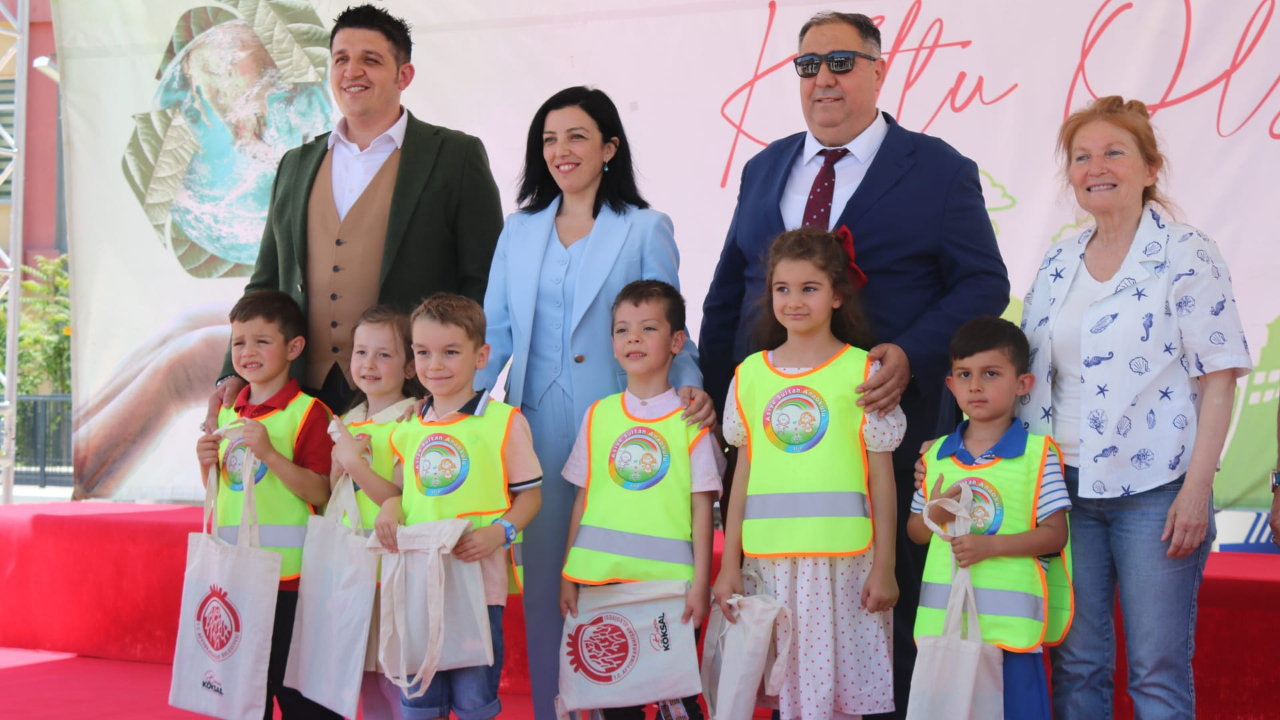Afyon'da Çevre Günü Coşkusu "Doğayı Sev, Yeşili Koru"