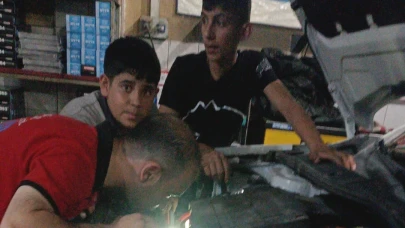 İş insanı Türkay Öncü, Yavru Kediyi Motor Bölümünden Kurtardı, Sahiplendi