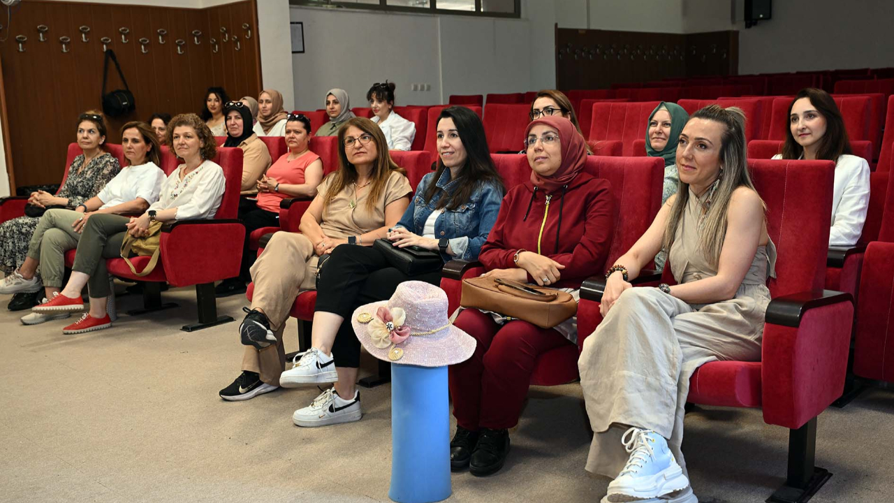 AKÜ’de “Yoga İle Tanışma” Temalı Konferans Düzenlendi