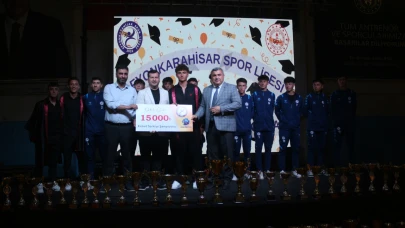 Afyonkarahisar'ın Şampiyon Sporcuları Ödüllendirildi