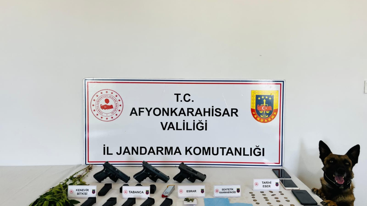 Afyon’da Uyuşturucu ve Tarihi Eser Operasyonu