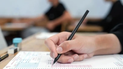 LGS Heyecanı Başladı: 1 Milyondan Fazla Öğrenci Sınavda Ter Döküyor