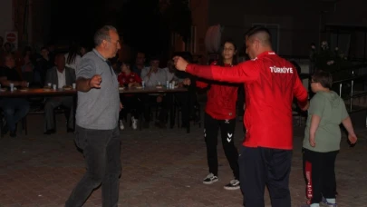 Minderin Sultanları Memleketlerinde Coşkuyla Karşılandı