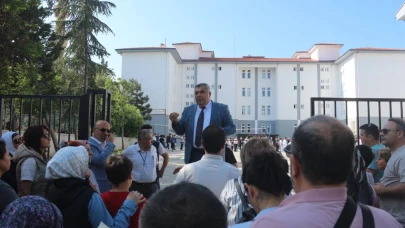 Müdür Sünnetci, LGS Heyecanına Ortak Oldu