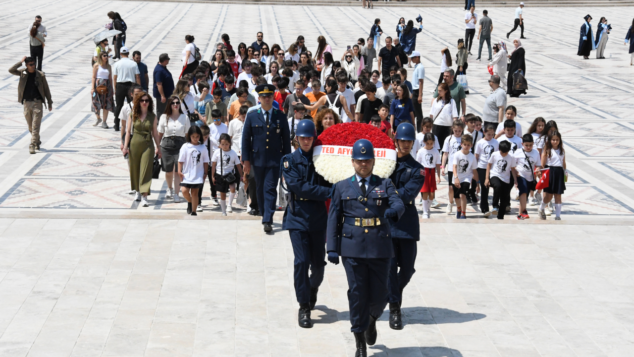 TED’li Minikler Anıtkabir’de Atalarını Andı