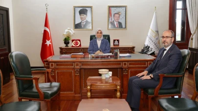 Vali Yiğitbaşı, İl Sağlık Müdürü Öztürk’ü Makamında Kabul Etti
