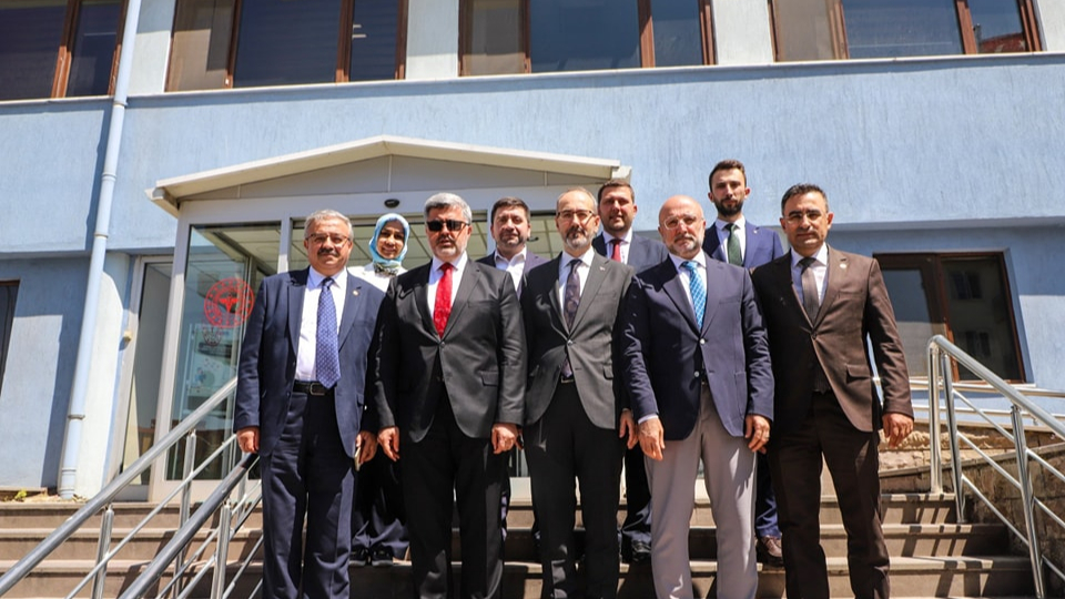 AK Parti Heyetinden İl Sağlık Müdürü Hakkı Öztürk’e Ziyaret