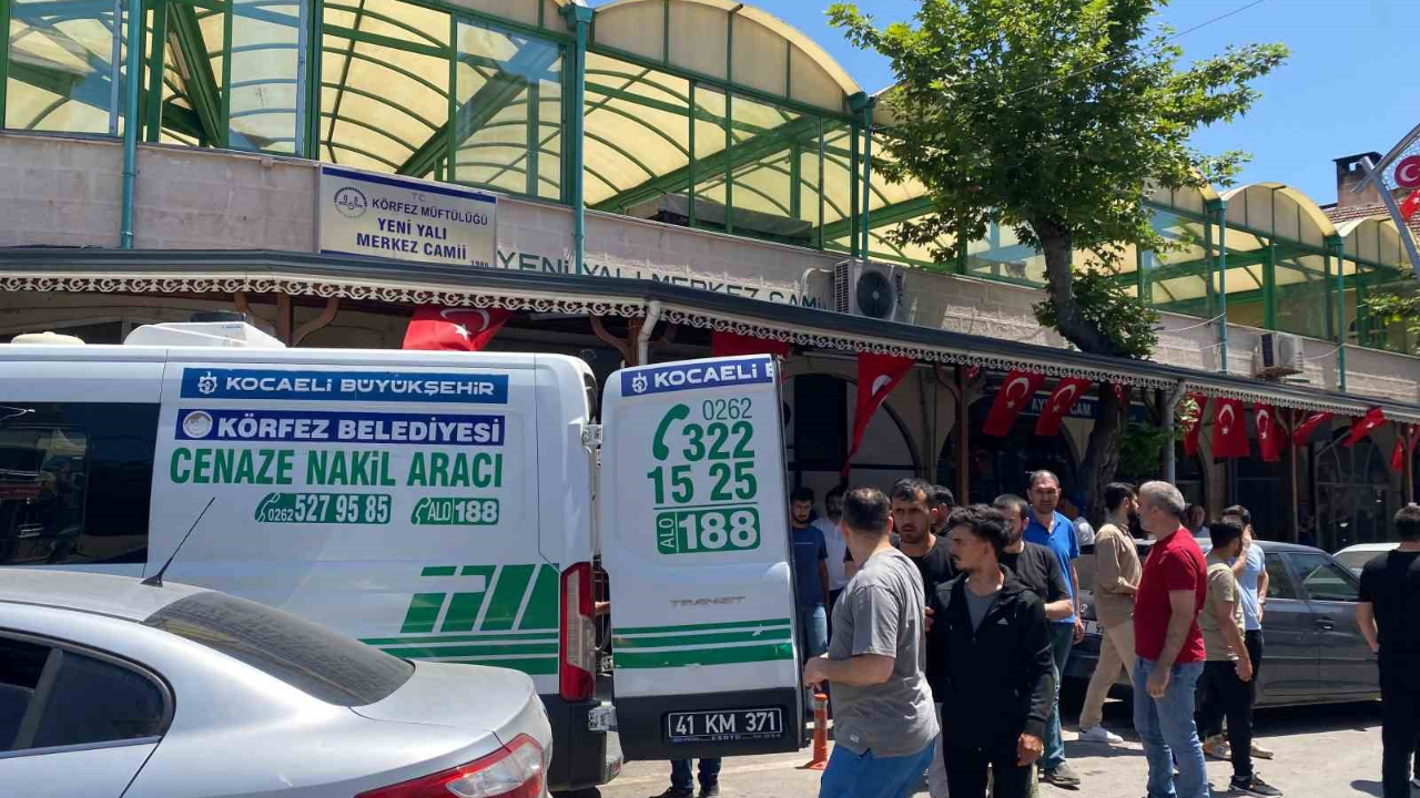 21 Yaşındaki Genç Evinde Ölü Bulundu