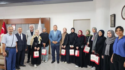 TOBB Kız Anadolu İmam Hatip Lisesi Öğrencilerinden Müdür Sünnetci’ye Anlamlı Ziyaret