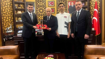 ABD yolundaki ‘TÜRKHAN’ MHP Lideri Bahçeli’ye hediye edildi
