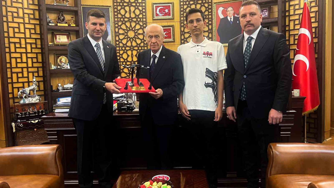 ABD yolundaki ‘TÜRKHAN’ MHP Lideri Bahçeli’ye hediye edildi