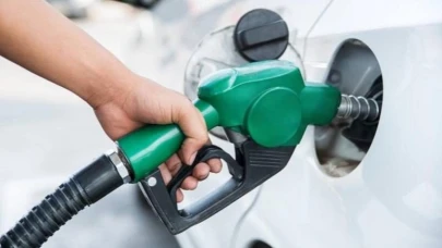 Benzin ve Motorine Rekor Zam: Motorin 55 TL’yi, Benzin 52 TL’yi Aştı