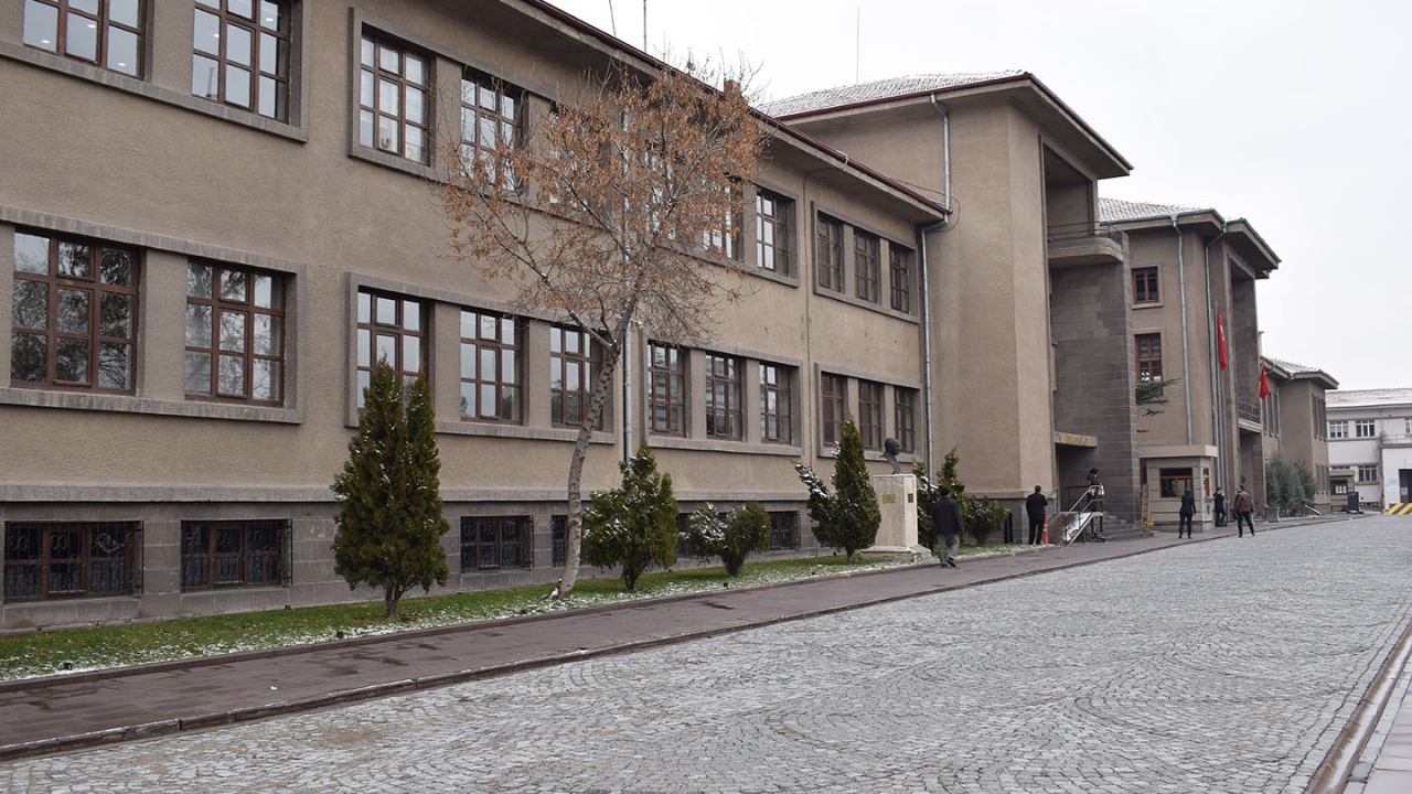 Afyonkarahisar Valiliği’nden YKS Öncesi Sessizlik Çağrısı ve Başarı Mesajı