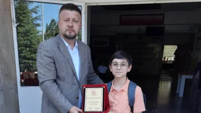 Muhtar Sezgin’den Eğitime Vefa, Öğrencilere Teşvik