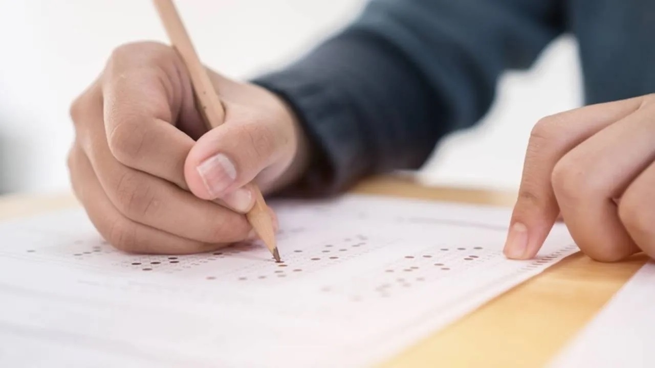 2025 YKS’nin ikinci oturumu AYT başladı