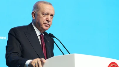Cumhurbaşkanı Erdoğan: 2 Milyarlık İslam Aleminin Tek Başına Bir Kutup Haline Gelmesi Şart