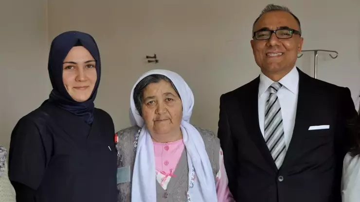 Midesinden 5 kilo kist çıktı