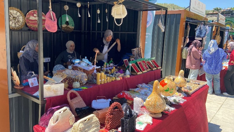 El Emeği Göz Nuru Ürünler Zafer Meydanı'nda Halkla Buluştu