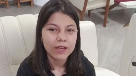 Tiyatro Tutkunu Zehra Zülal Hayaline Kavuşuyor