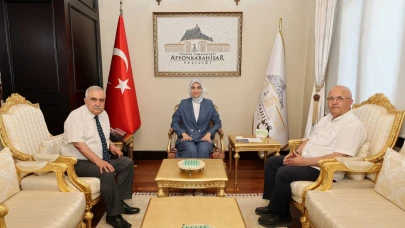 Vali Yiğitbaşı Her Kesimden Vatandaşı Dinledi