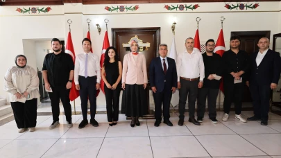Vali Yiğitbaşı, Basın Mensuplarına Basın Kartlarını Takdim Etti