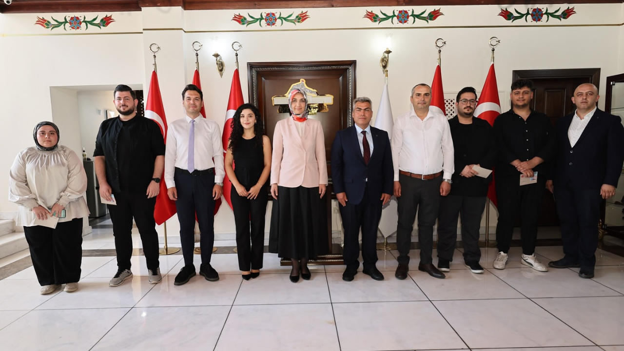 Vali Yiğitbaşı, Basın Mensuplarına Basın Kartlarını Takdim Etti