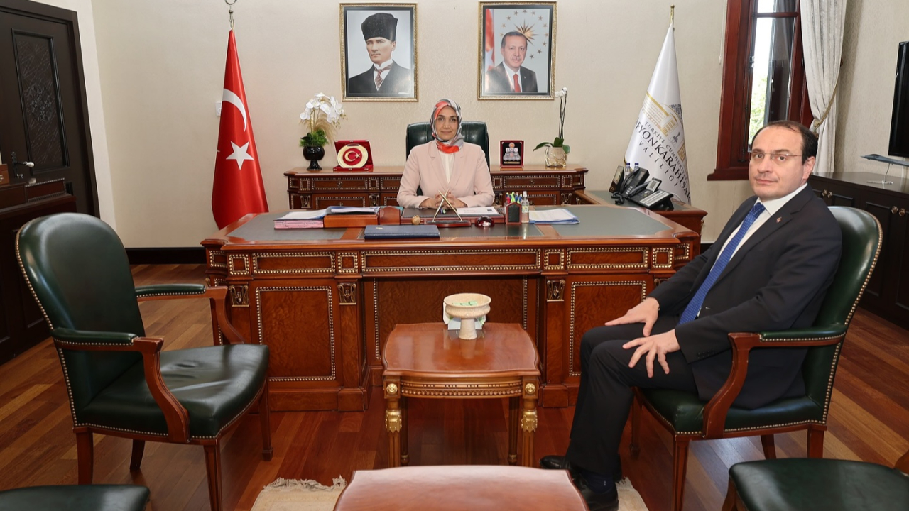 Vali Yiğitbaşı Kaymakamları Ağırladı