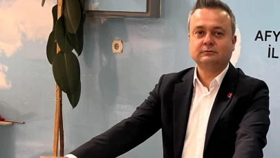 Başkan Erhan'dan AKP’ Ye Sert Yanıt: "Demokrasi Dersi Vermeye Kalkmasınlar"