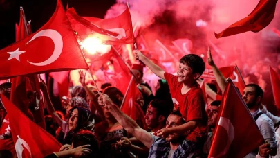 15 Temmuz Resmi Tatil mi? 2025 Takvimine Göre Hangi Güne Denk Geliyor?