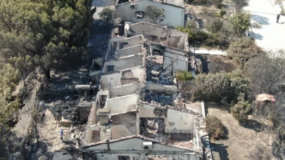 40 yıllık hatıraları küle döndü