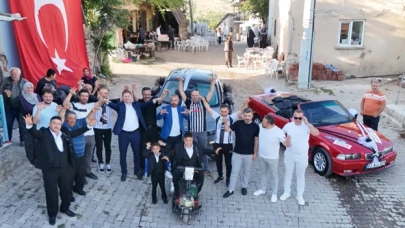 Sünnet Konvoyuna TOGG Ve Beşiktaşlı Taraftarlar Eşlik Etti