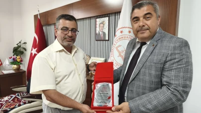 Eğitime Katkı Sunan Şube Müdürlerine Sünnetci’den Plaket