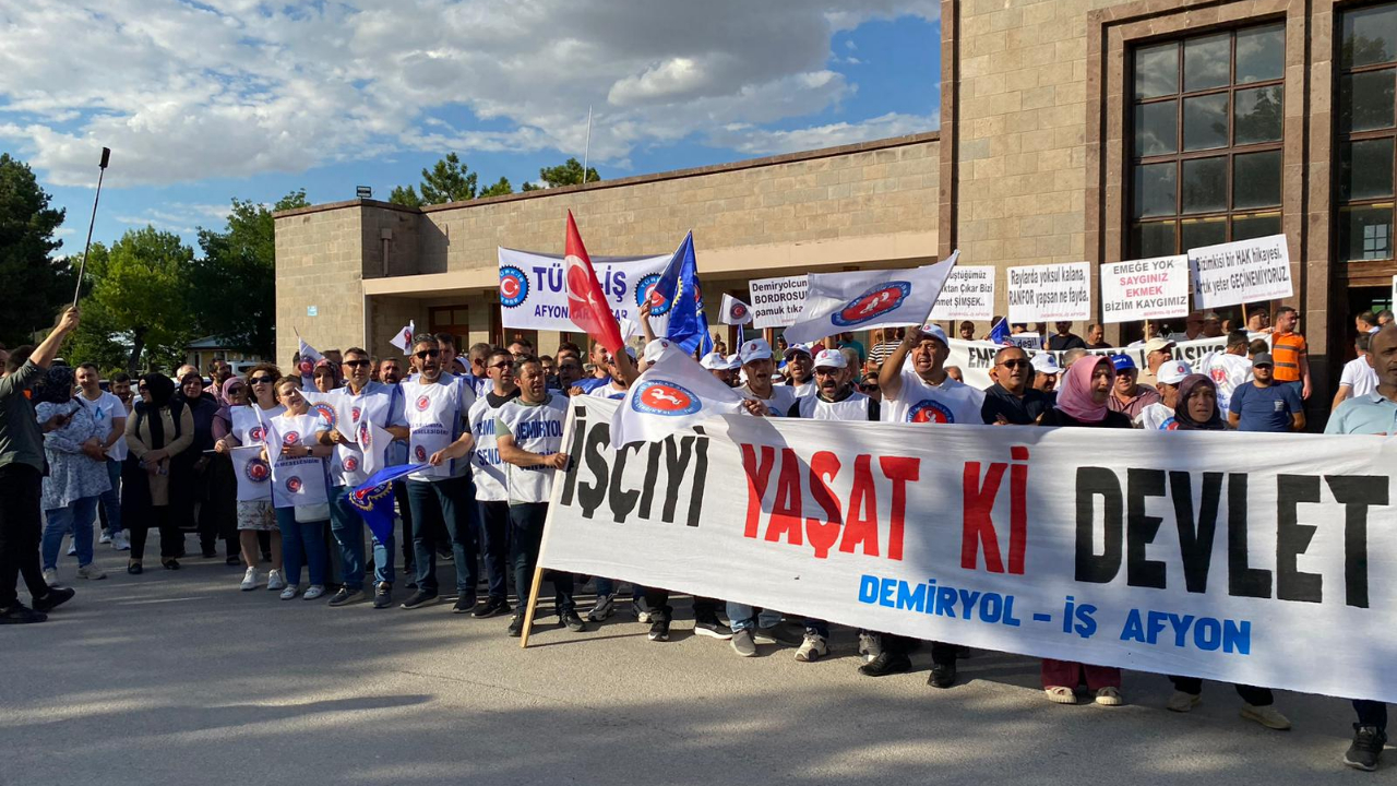 Sendikalar Afyon Garı’nda Toplandı: “Biz İşçiyiz, Köle Değiliz!”