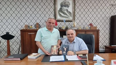 Yazar Şahintepe’den Kocatepe Üniversitesi’ne Anlamlı Kitap Bağışı