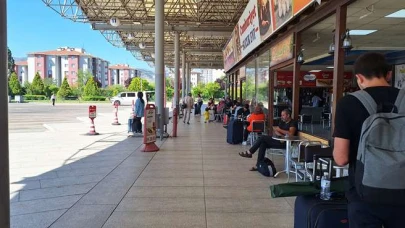 Yaz Tatili Hareketliliği Afyon Otogarı’na Canlılık Getirdi