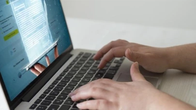 Türkiye’de 753 Gazete ve 349 İnternet Sitesi Resmi İlan Yayımladı