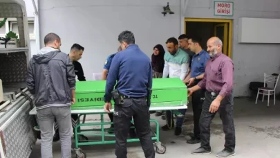 İki Gün Önce Cezaevinden Çıkan Adam Eşini Öldürdü