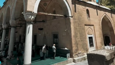 Afyonkarahisar Valiliği’nden Aşure Gününde Anlamlı İkram