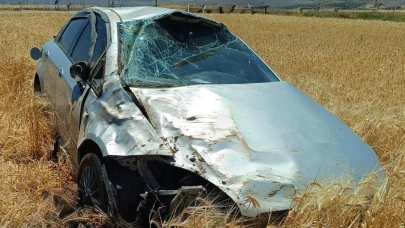 Afyon’da Otomobil Tarla Uçtu: 4 Kişi Yaralandı