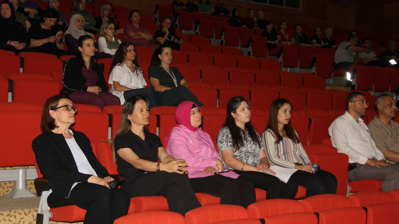 Afyonkarahisar Devlet Hastanesi’nde İletişim Becerileri Masaya Yatırıldı