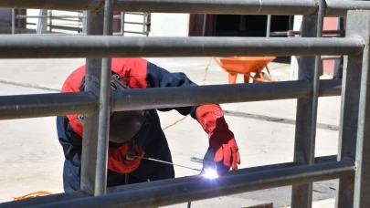 Üniversitenin Kadın Kaynakçı Ustası, Azmiyle Örnek Oluyor